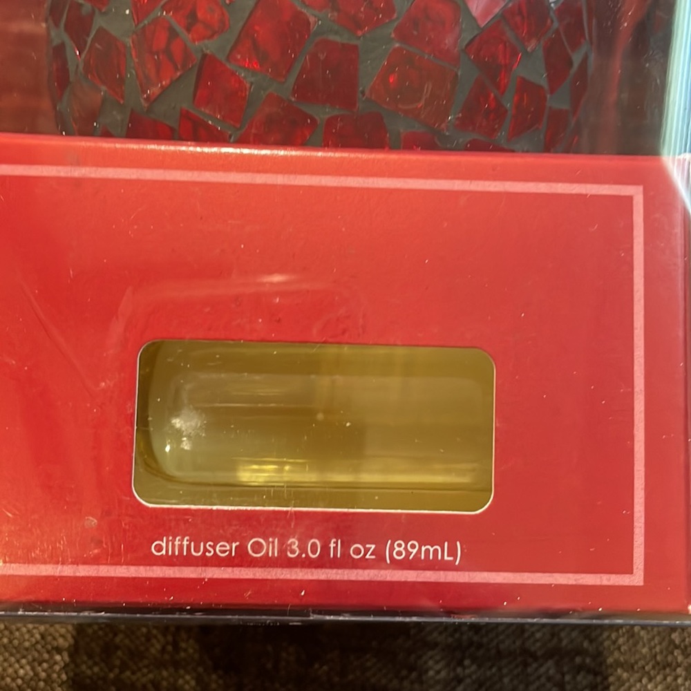 Set of Two Oil Diffusers with Oil - Picture 8 of 11